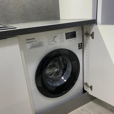 Design Apartment, The City Centre Close To The Health Spa ピエシュチャニ エクステリア 写真