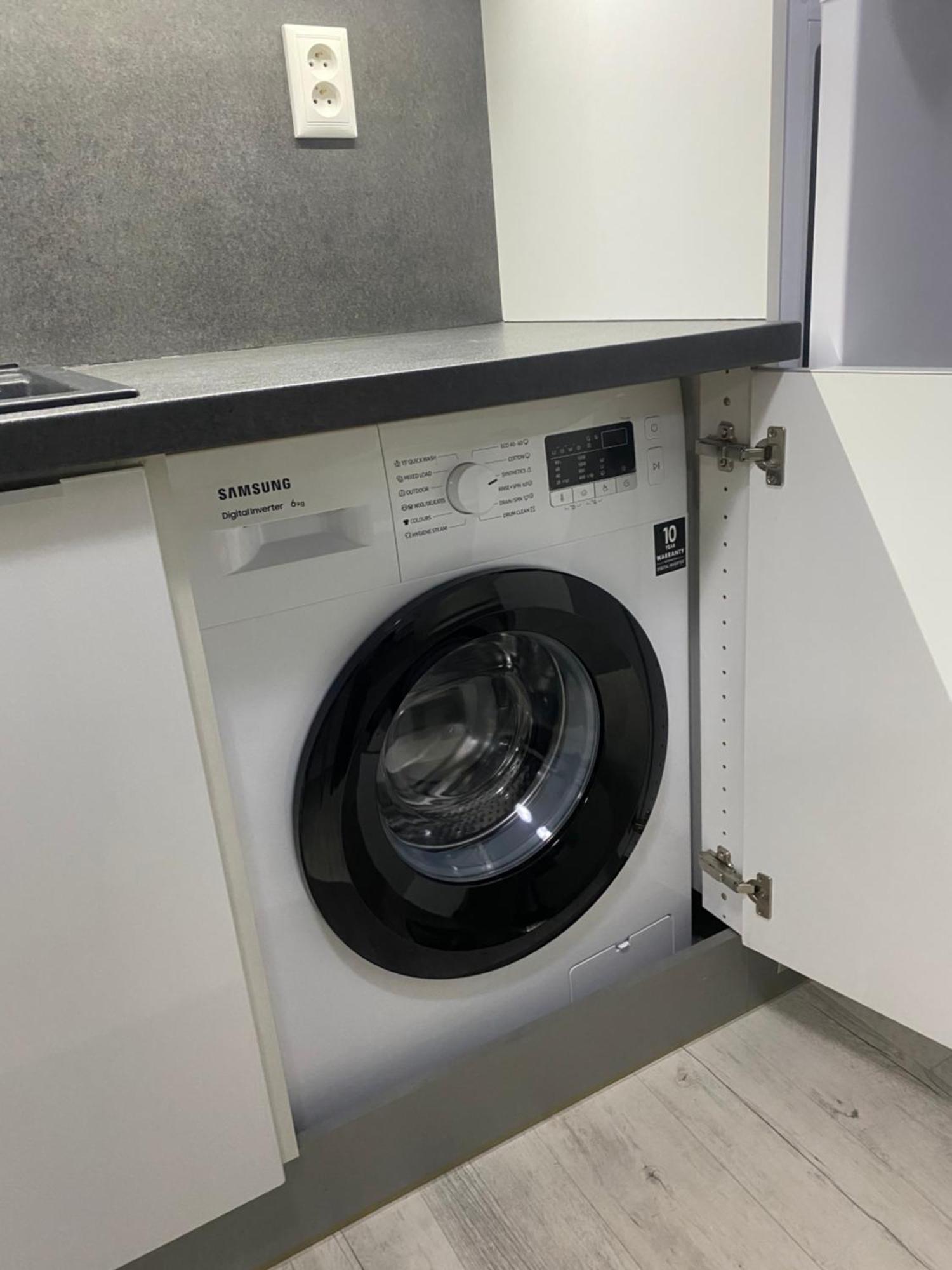 Design Apartment, The City Centre Close To The Health Spa ピエシュチャニ エクステリア 写真