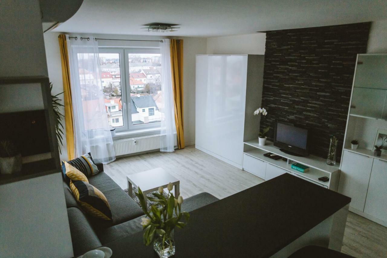 Design Apartment, The City Centre Close To The Health Spa ピエシュチャニ エクステリア 写真